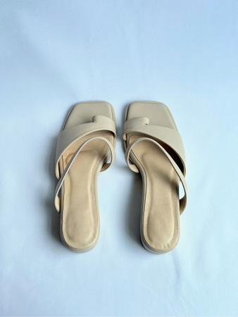 [Archive Sales] Cut Out Asymmetric Flats (Version 1) | Size 39