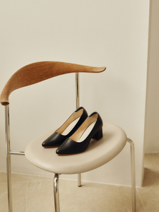 [Online Exclusive] Pointed Block Heel Pumps