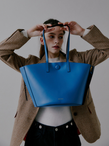 [FINAL RUN] REVERSIBLE SHOPPER BAG CERULEAN BLUE/CHOCOLATE